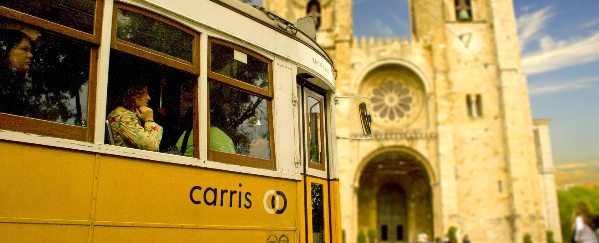 1. Visitar Lisboa a bordo del tranvía de la línea 28 - Portugal