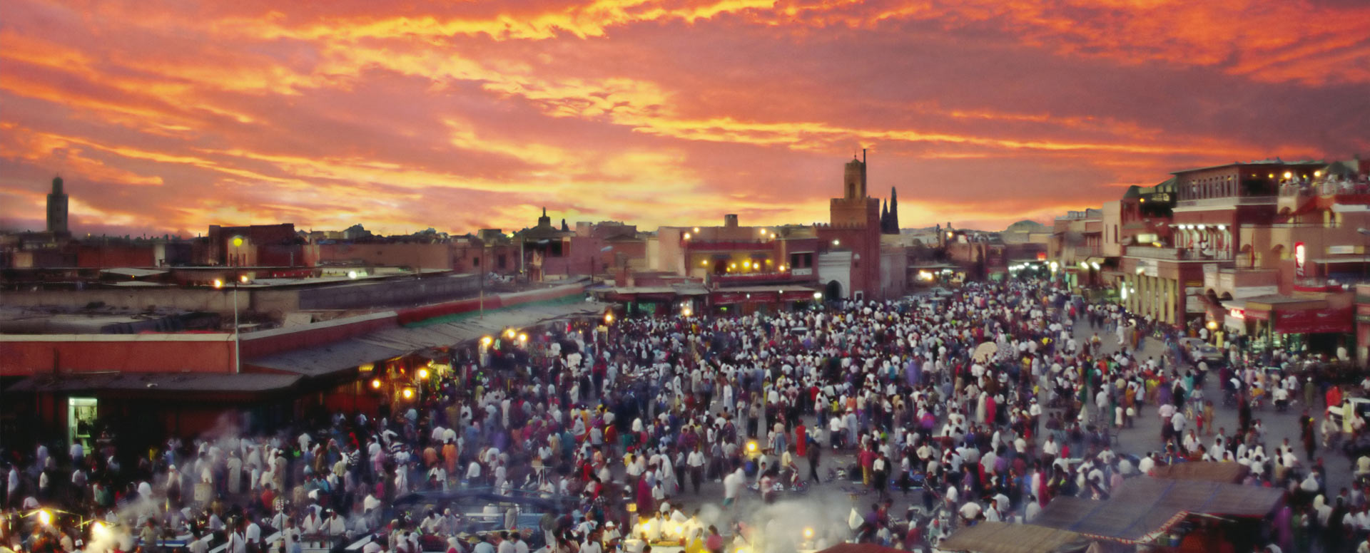 2. Descubrir la plaza Jemaâ El Fna por la noche - Marrakech