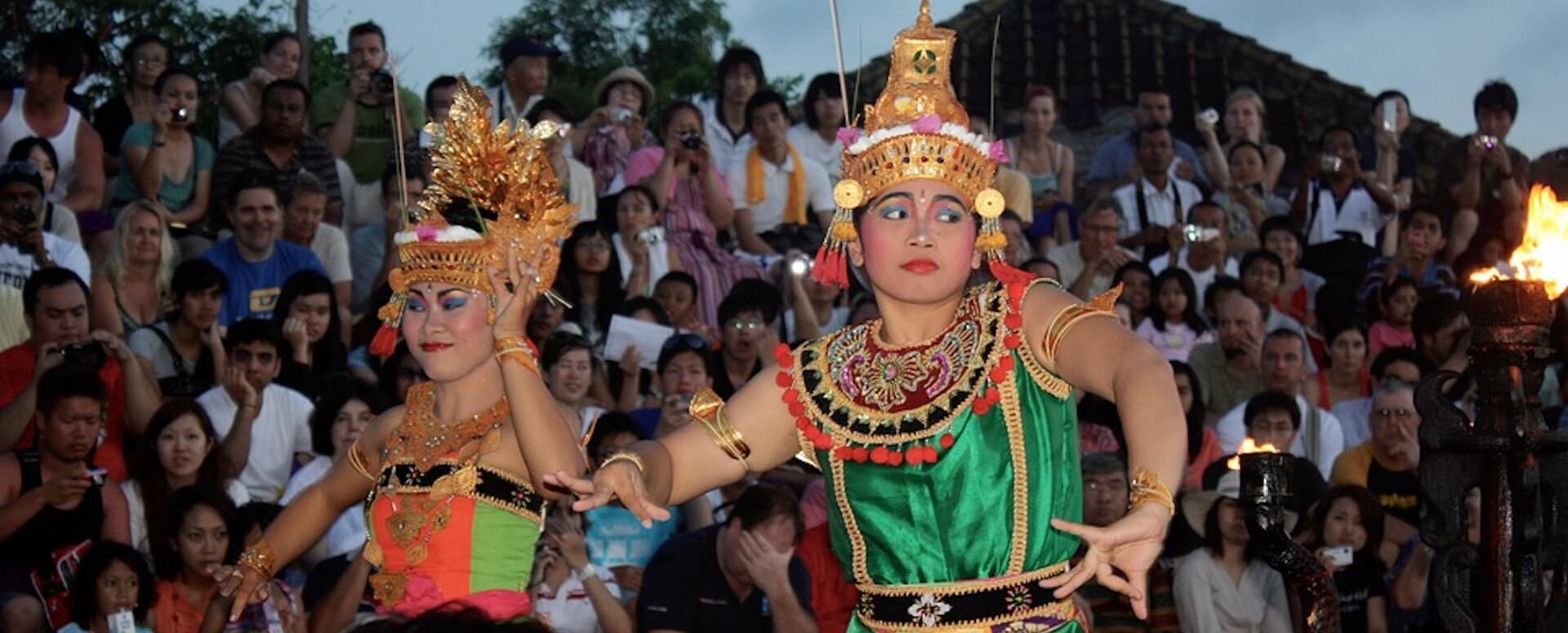 Participe en fiestas tradicionales - Indonesia